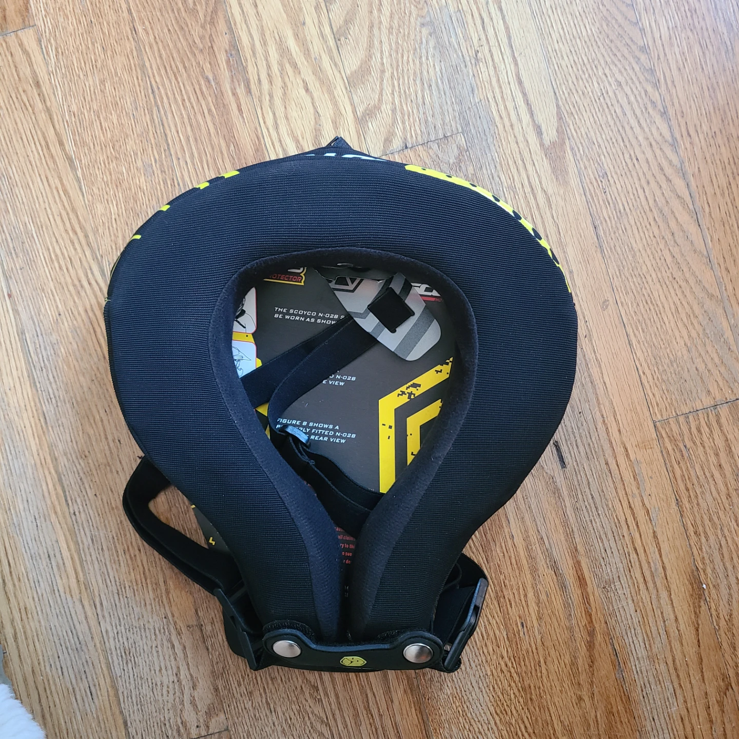 SCOYCO N-02B Motorcycle Neck Protector