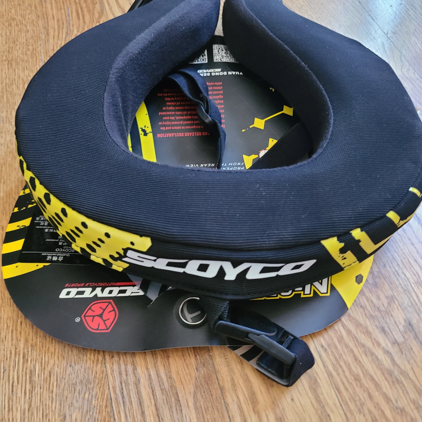 SCOYCO N-02B Motorcycle Neck Protector - photo 3