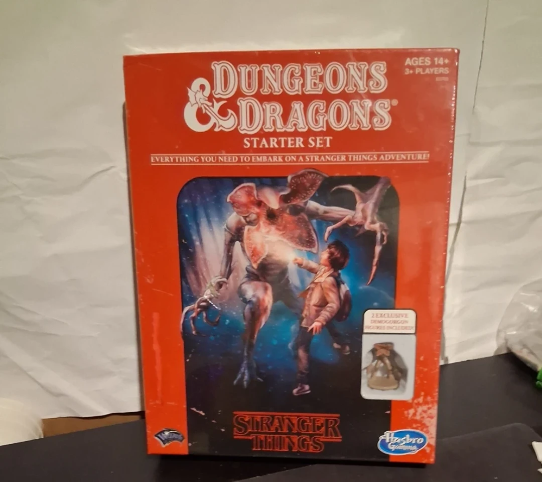 Dungeons & Dragons Stranger Things Starter Set Board Game - photo 2