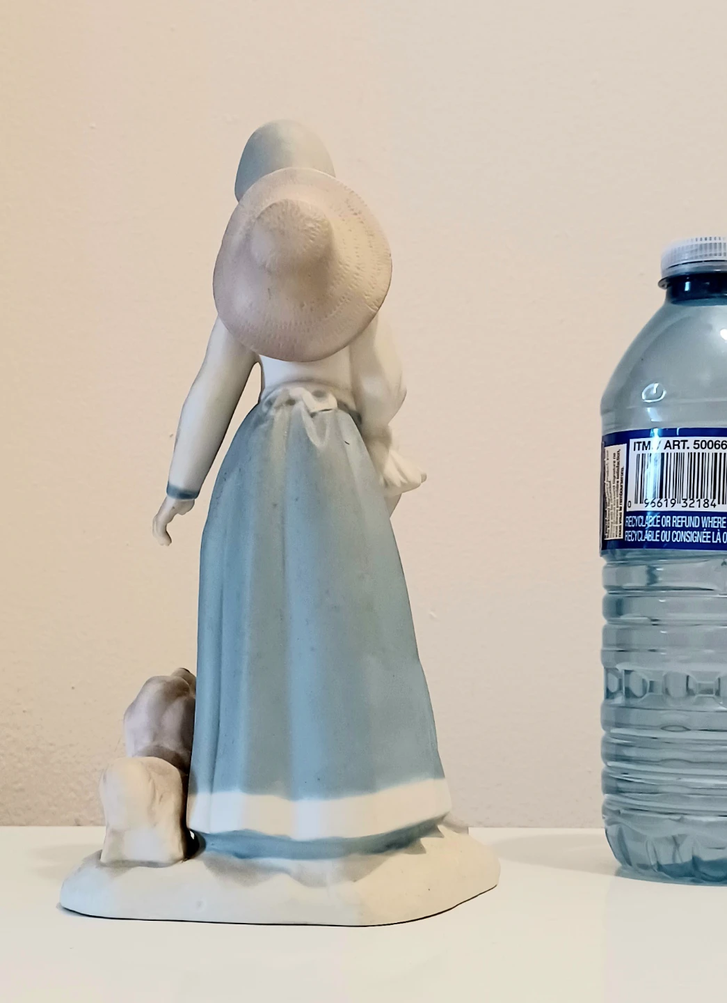 Rare Hand Crafted Rex Valencia Porcelain Statue - photo 4