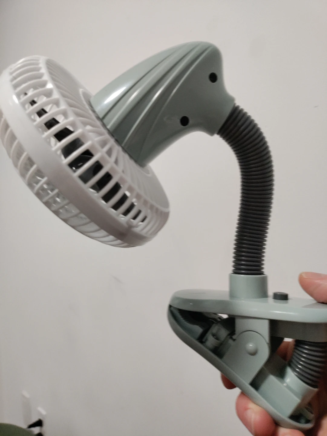 O2COOL Clip-On Fan - photo 2