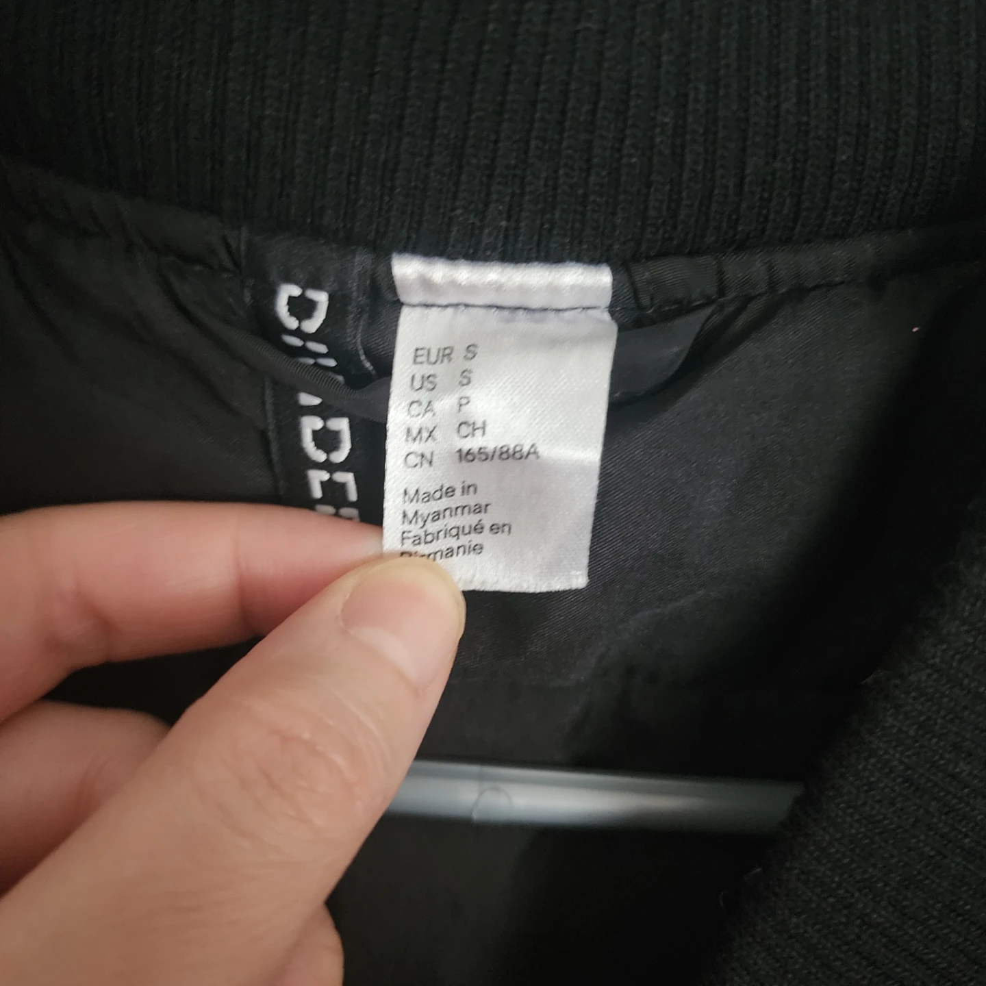 H&M Women Black Bomber Jacket - photo 3