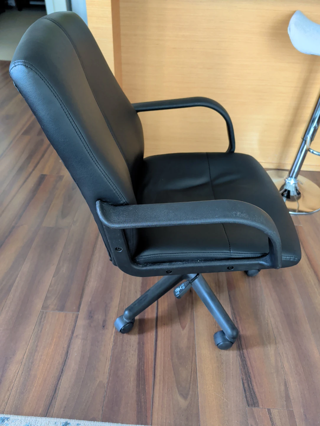 Black Faux Leather Office Chair - photo 4