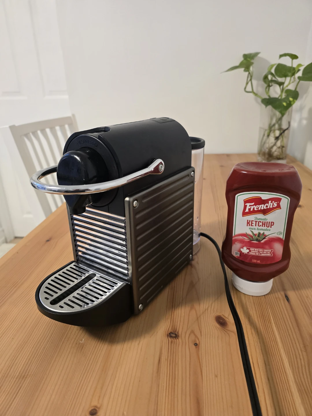 Nespresso Pixie Espresso Machine