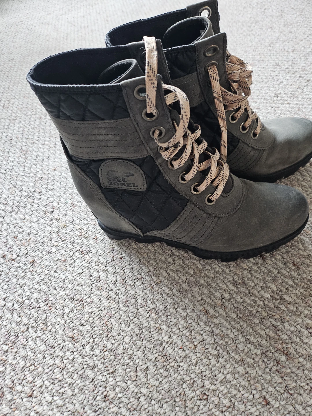 Sorel Wedge Boots - Grey/Black - Women's Size 8