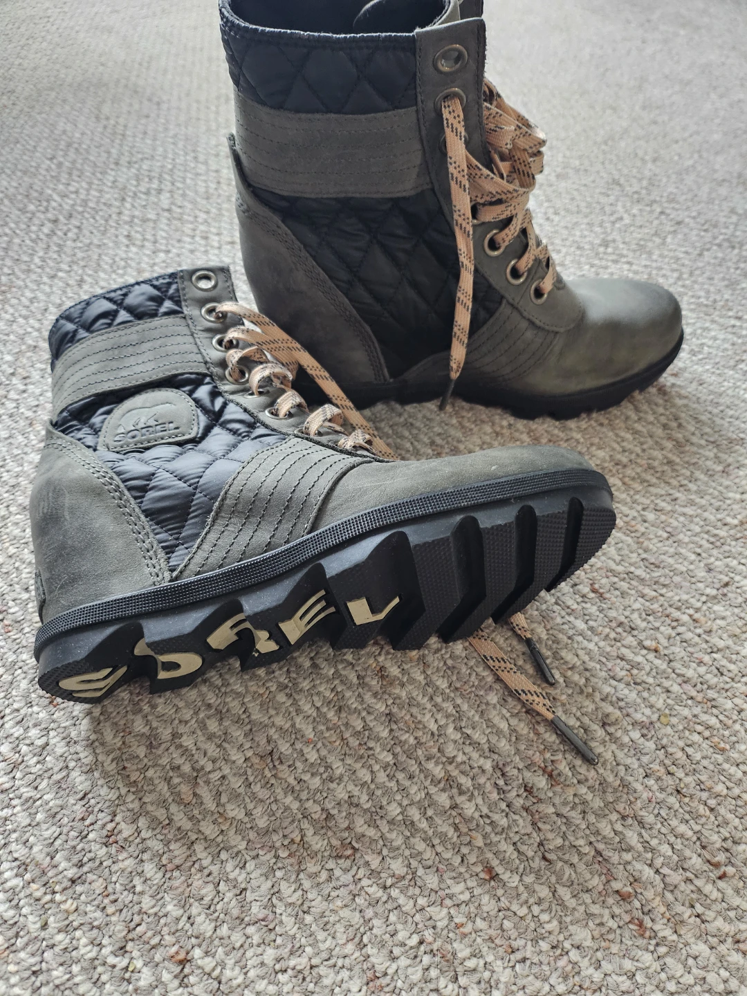 Sorel Wedge Boots - Grey/Black - Women's Size 8 - photo 2