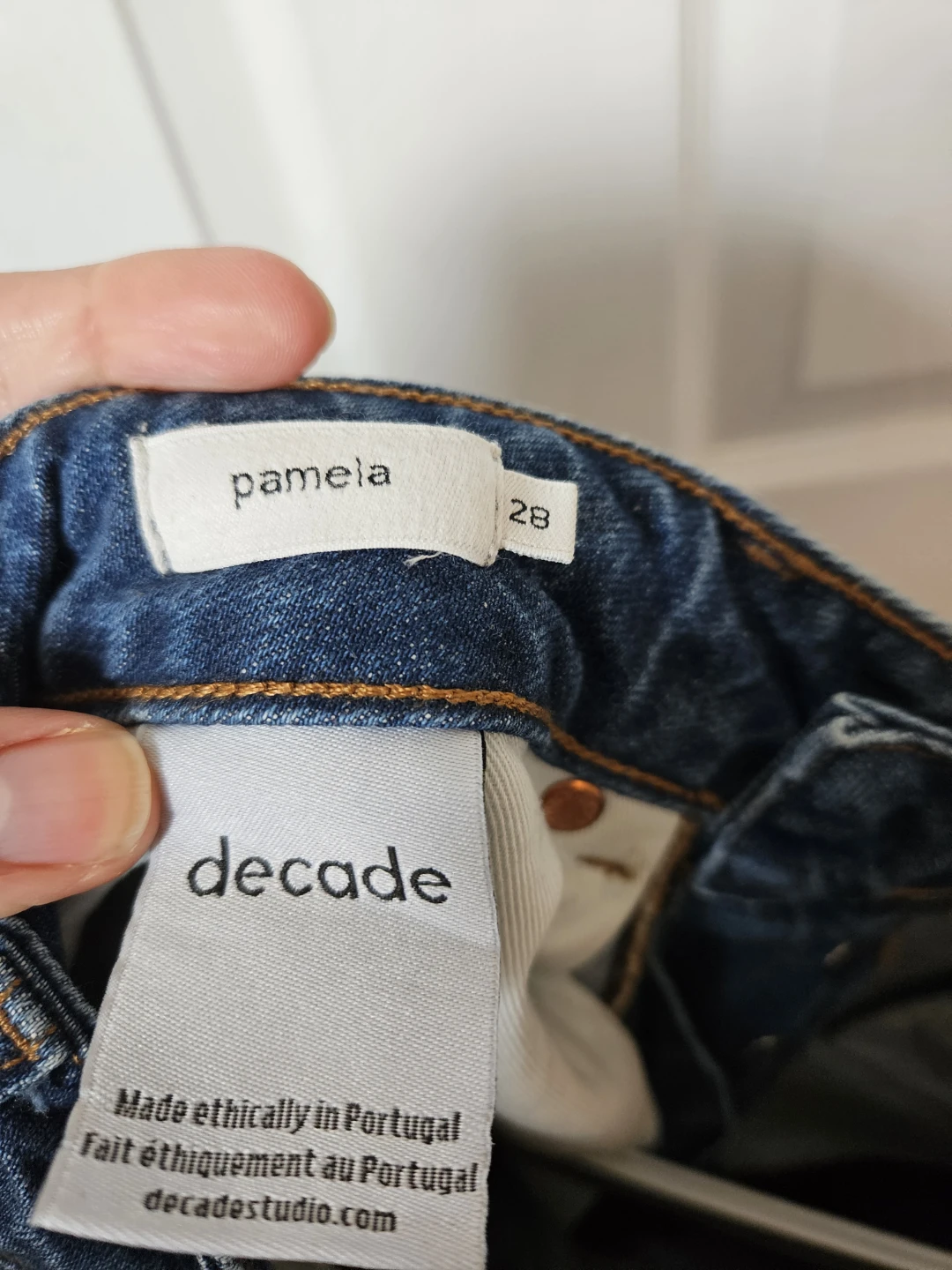 Like new Decade Studio Pamela jeans size 28 - photo 3