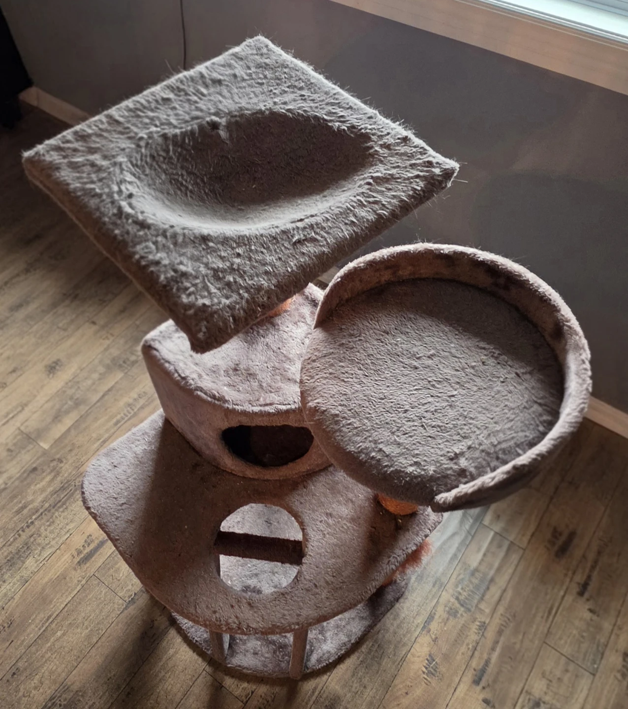 Multi-level Cat Tree with scratching posts - photo 3
