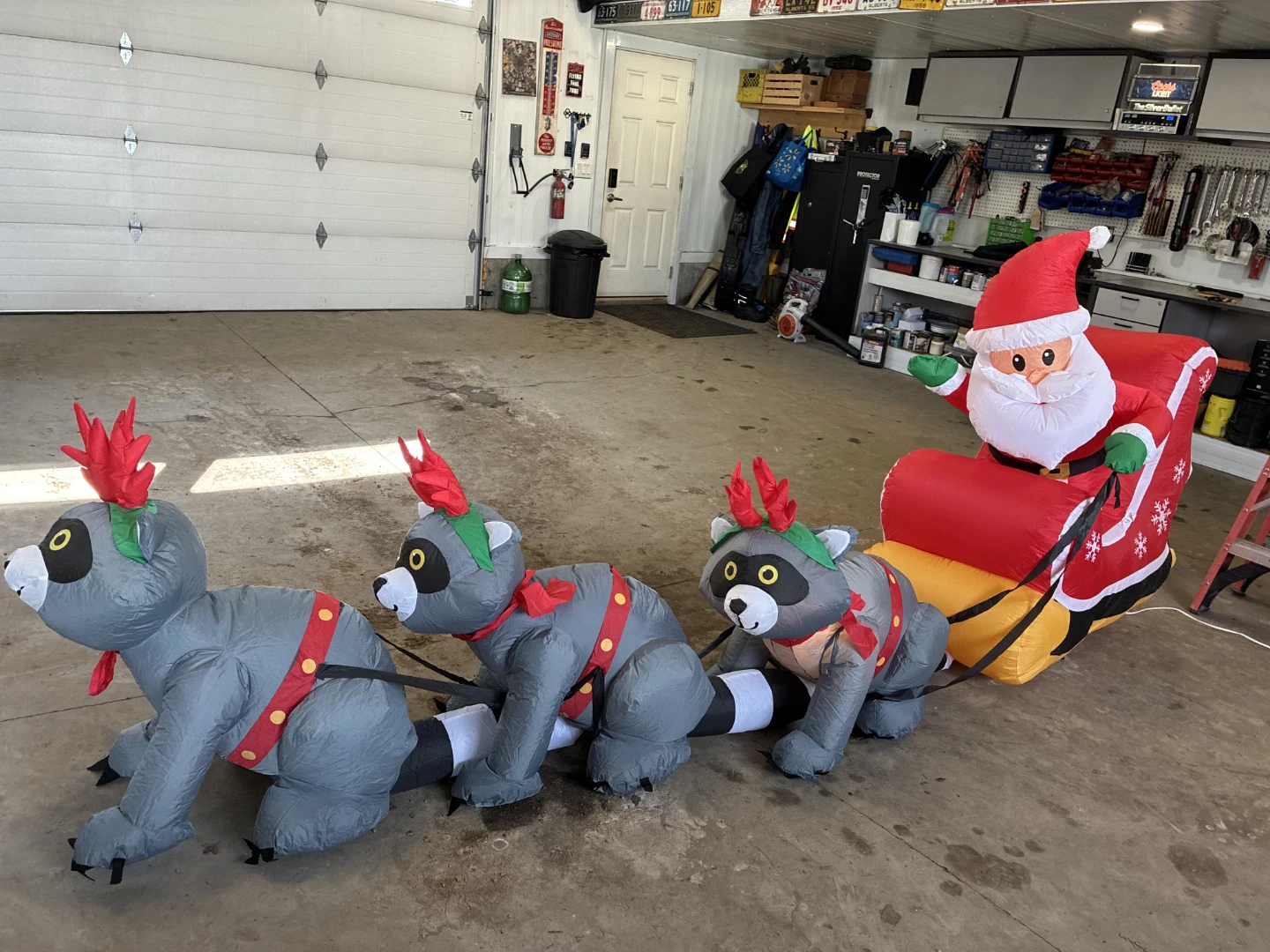 Inflatable Christmas Characters - photo 2