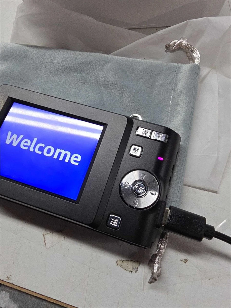 Digital Camera - 50.0 Megapixels, 16x Zoom - photo 3