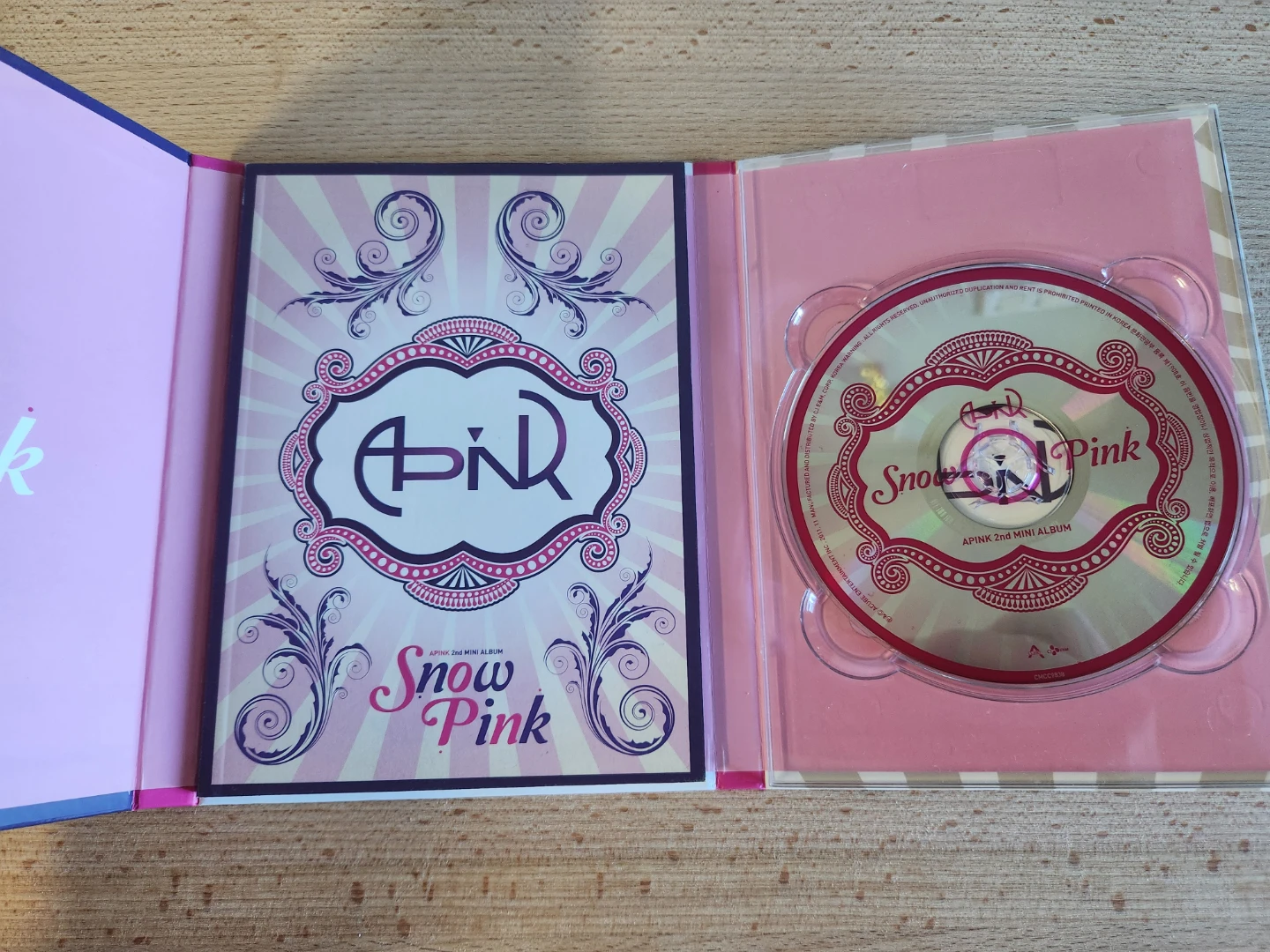 APINK Snow Pink 2nd Mini Album CD and photobook