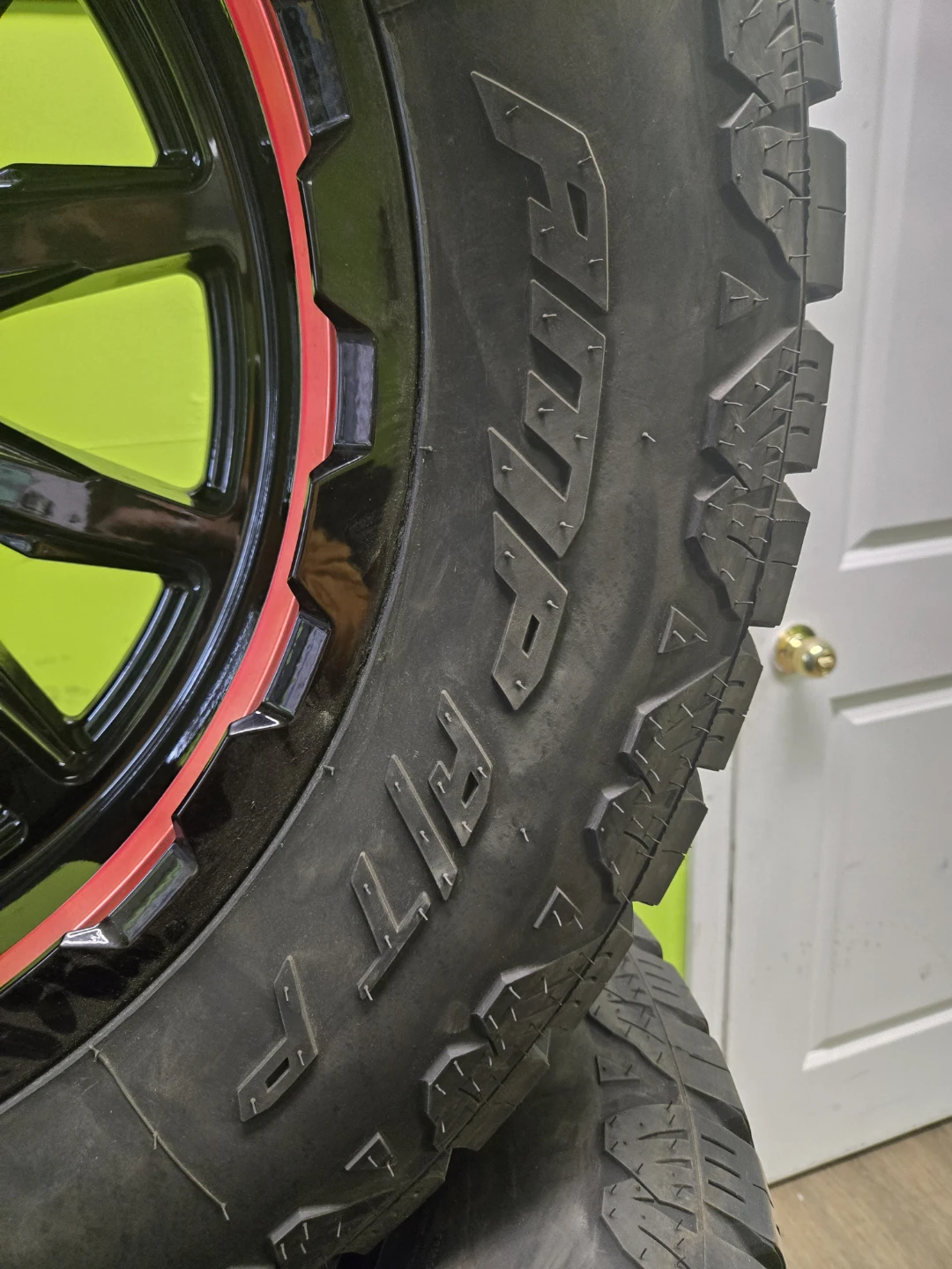 35x12.50R20 Toyo Open Country R/T Tires on 20” Weld Wheels - photo 4