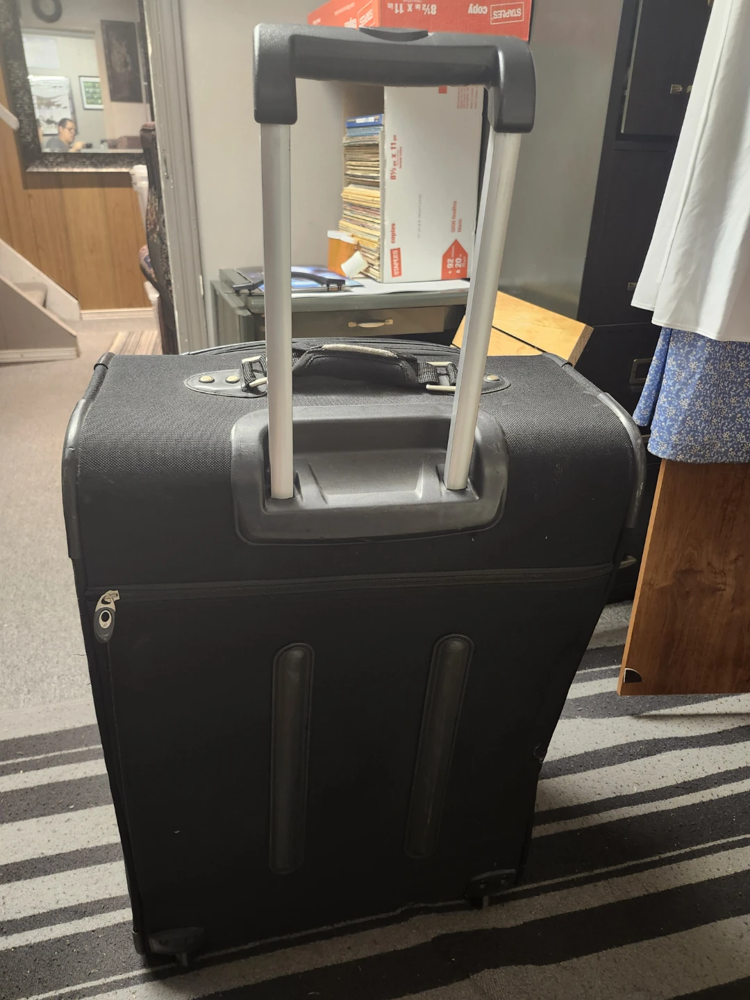 American Tourister Black Rolling Suitcase LARGE - photo 2