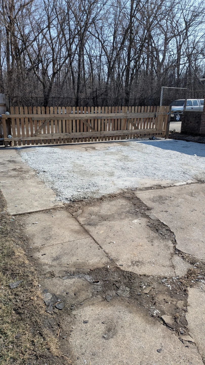 RV OR BOAT PARKING SPACE FOR RENT IN BROOKFIELD