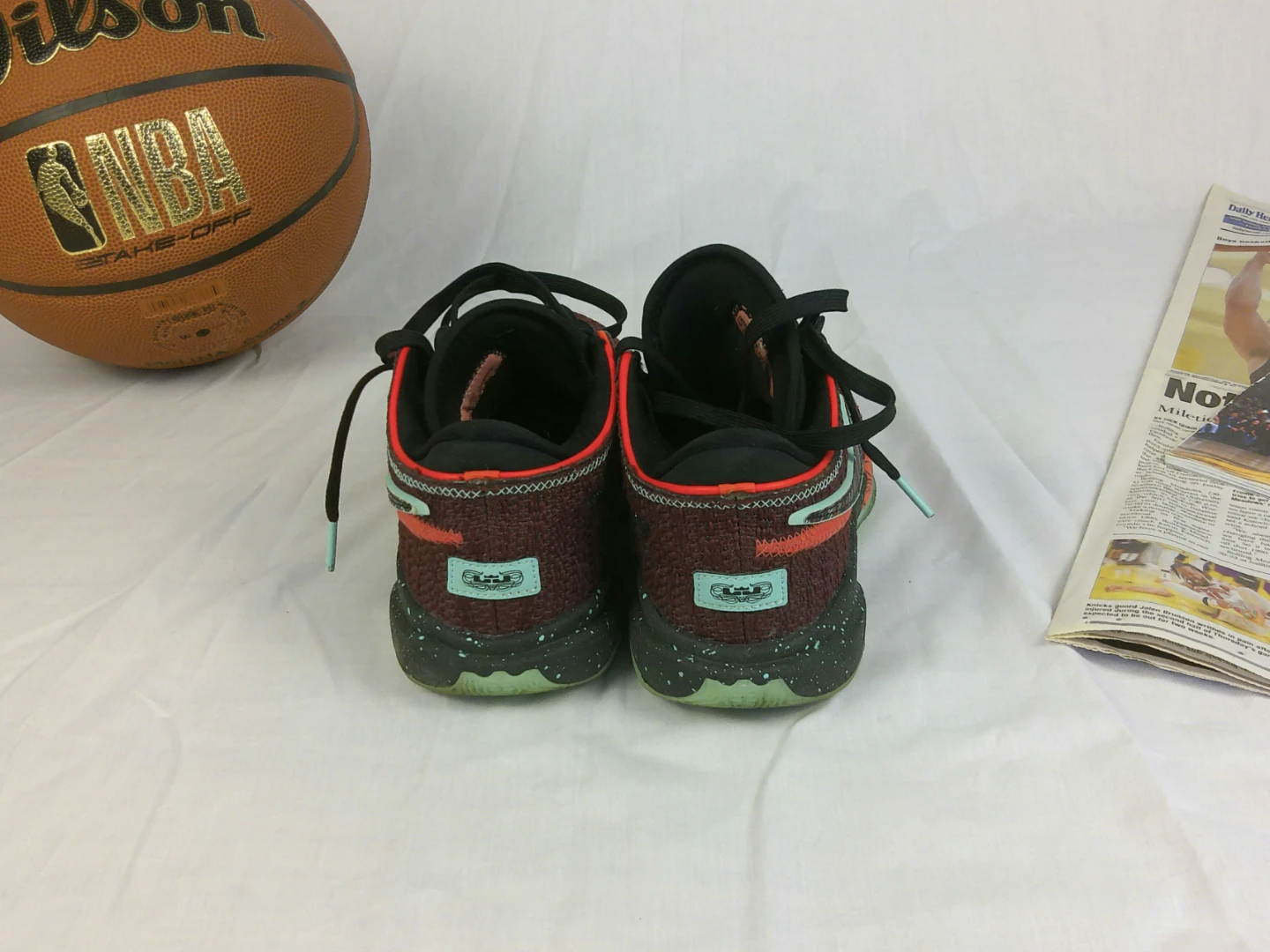 Nike LeBron 20 SE GS 'Night Maroon' - photo 5