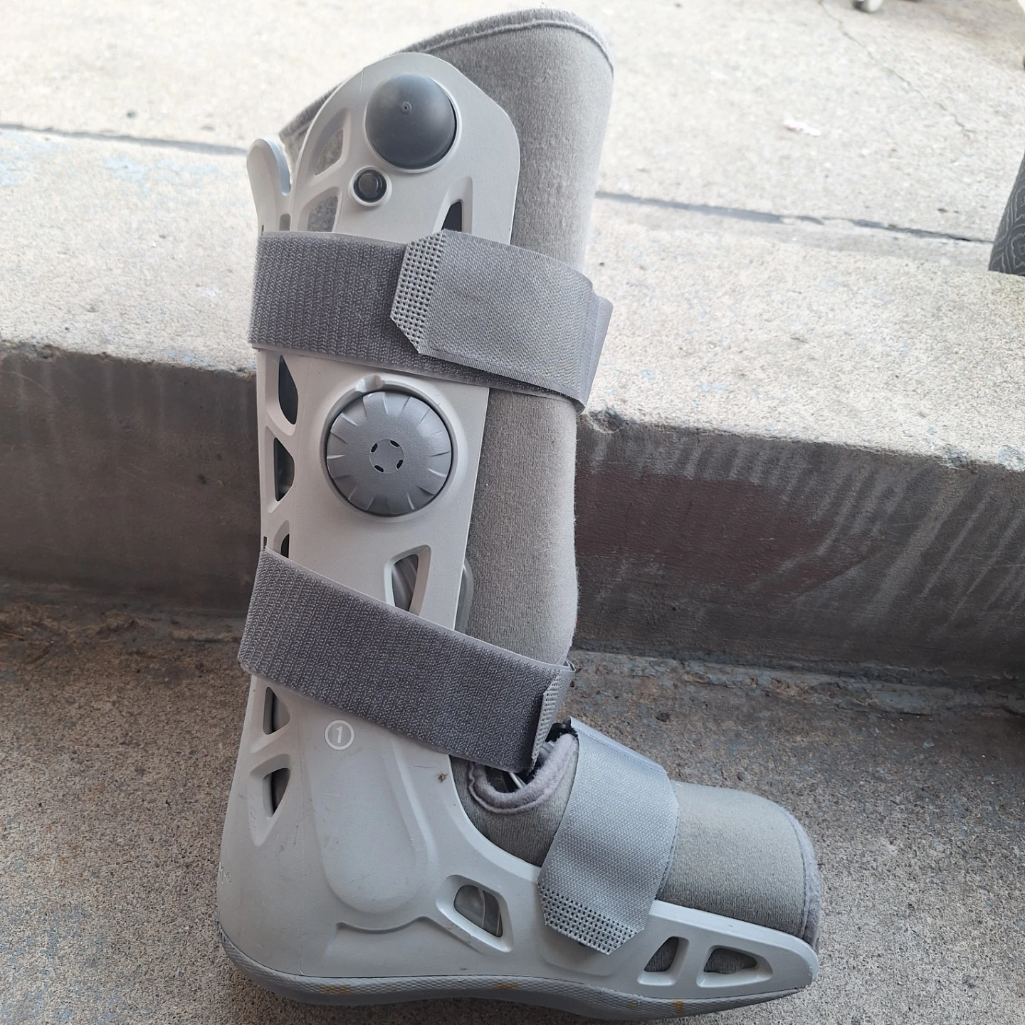 DJO LLC Medical Walking Boot