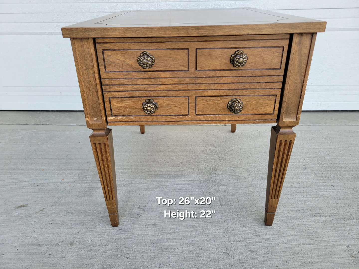 Beautiful Vintage Wooden End Table with Drawer. - photo 2