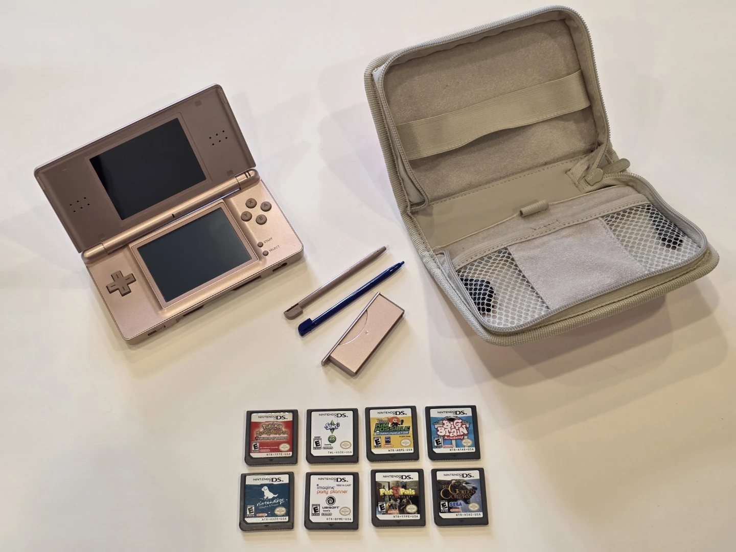 Nintendo DS lite with 8 games