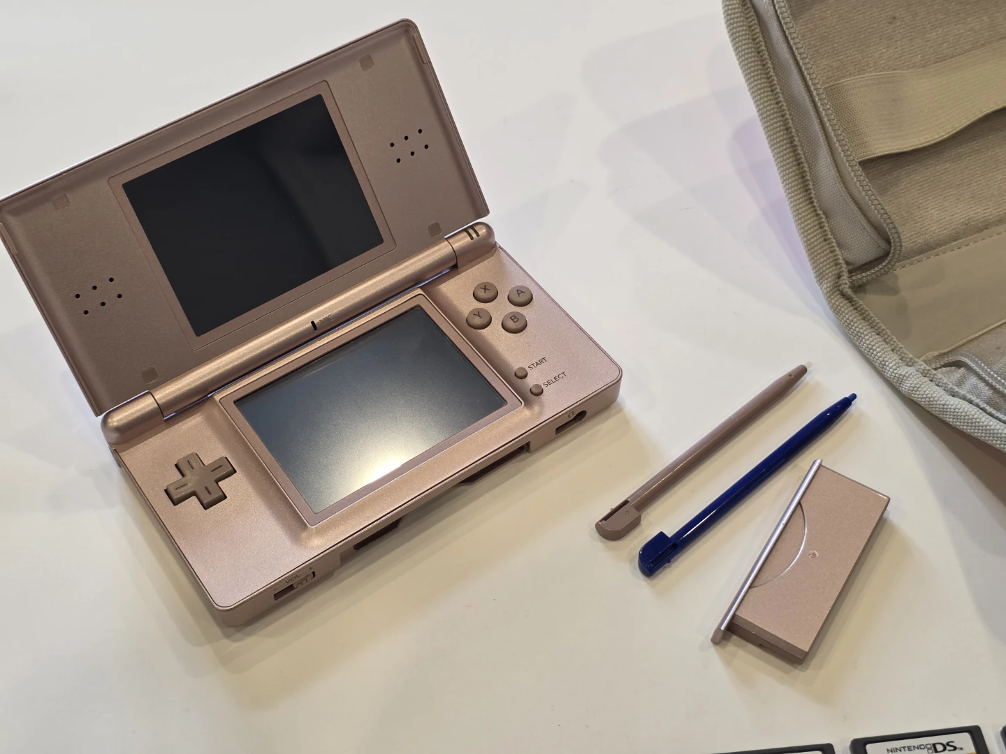 Nintendo DS lite with 8 games - photo 2