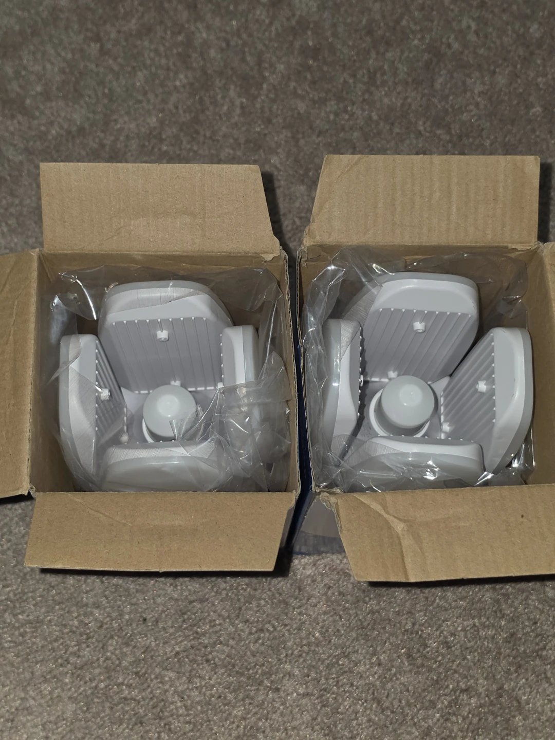 Set of 2x LED Lamps  - 60W (Motion Sensor Garage Light) - photo 3