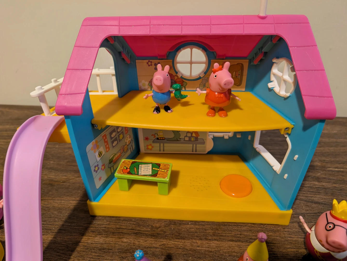 Peppa Pig House and Figures Playset - photo 2