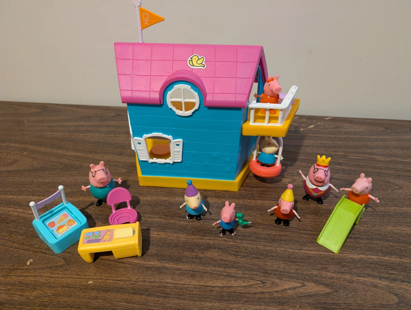 Peppa Pig House and Figures Playset - photo 5