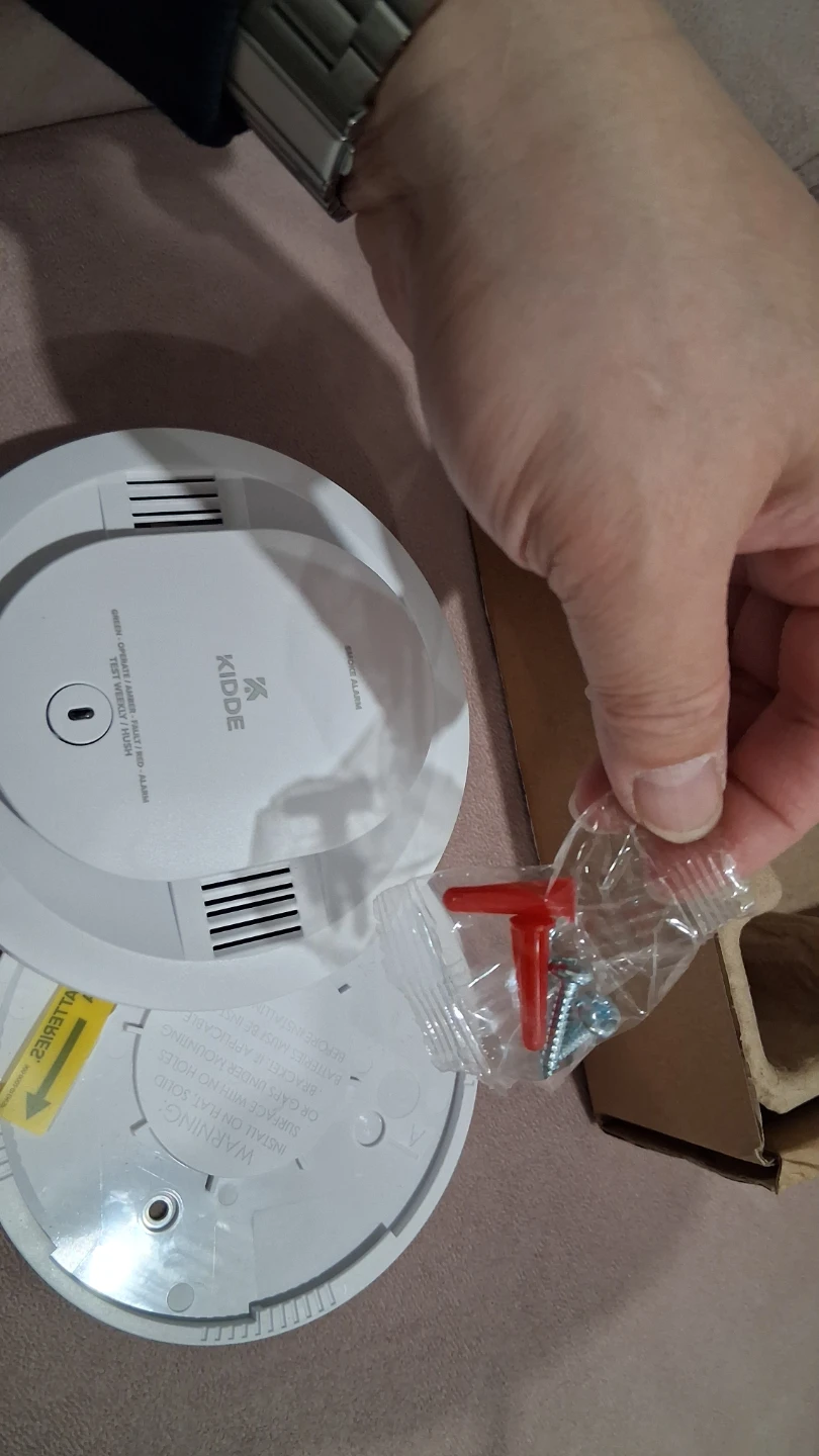 Smoke Alarm, 10-Year Battery Powered Included, NEW - photo 4