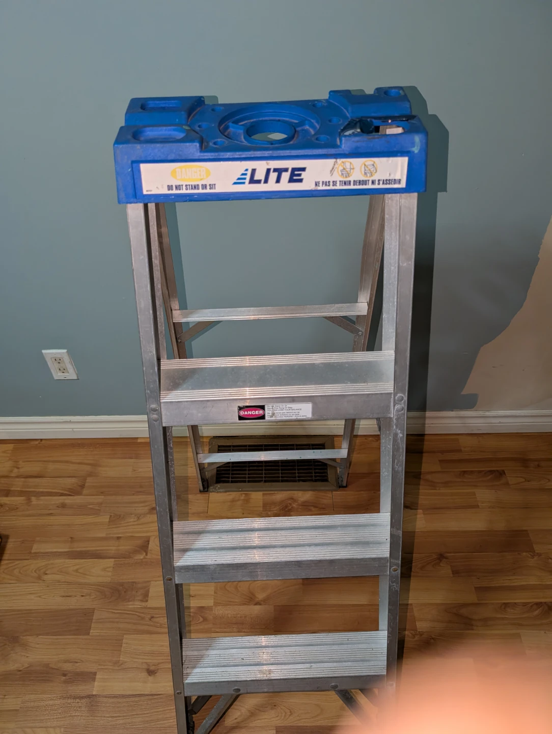 LITE LP 50497 Step Ladder