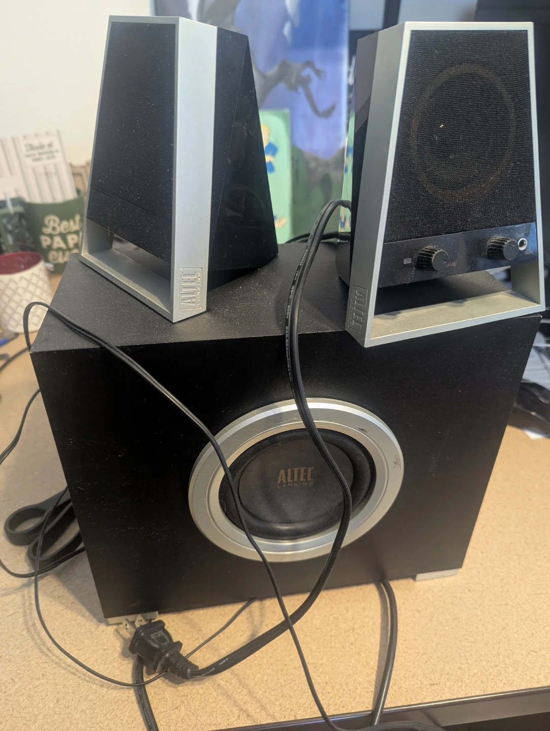 Computer speakers with subwoofer