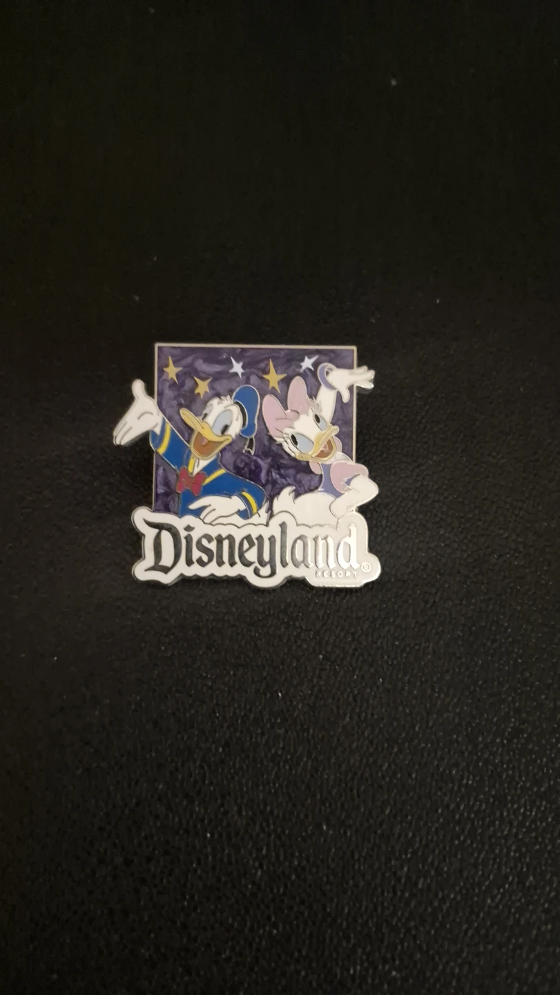 AAA Vacations - Donald and Daisy Pin - Disneyland Lanyard Set