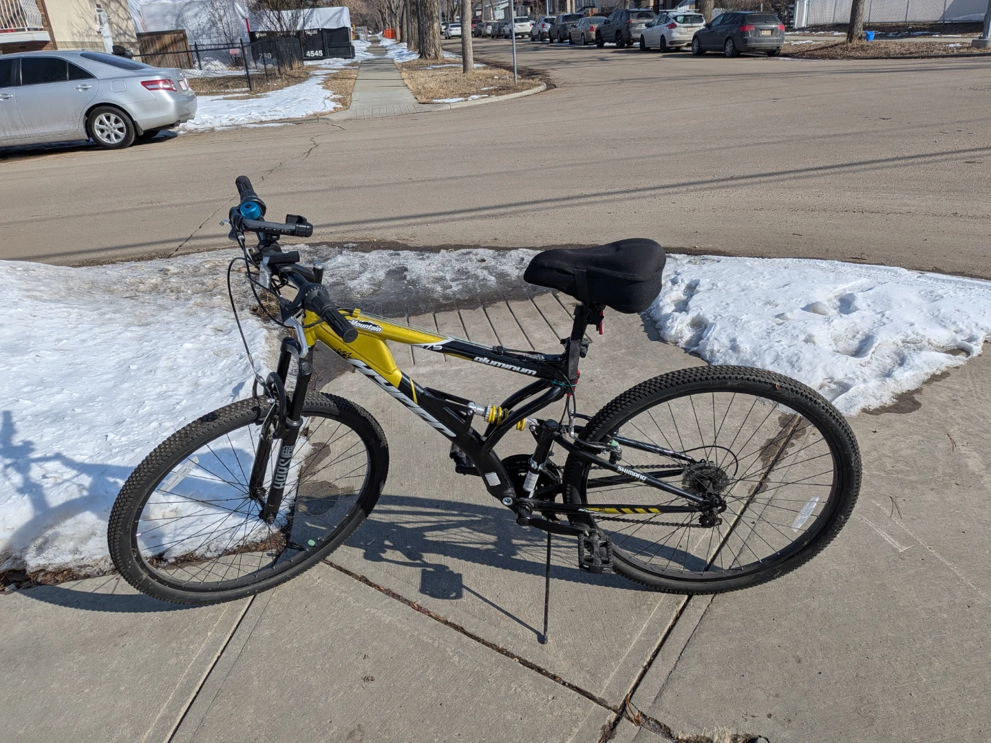 Full Suspension Mountain Bike (Hyper with Shimano gears)