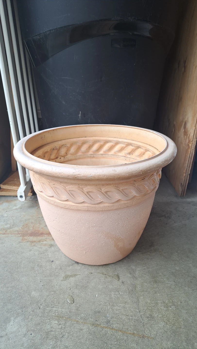 Cortina Decor 18" Planter