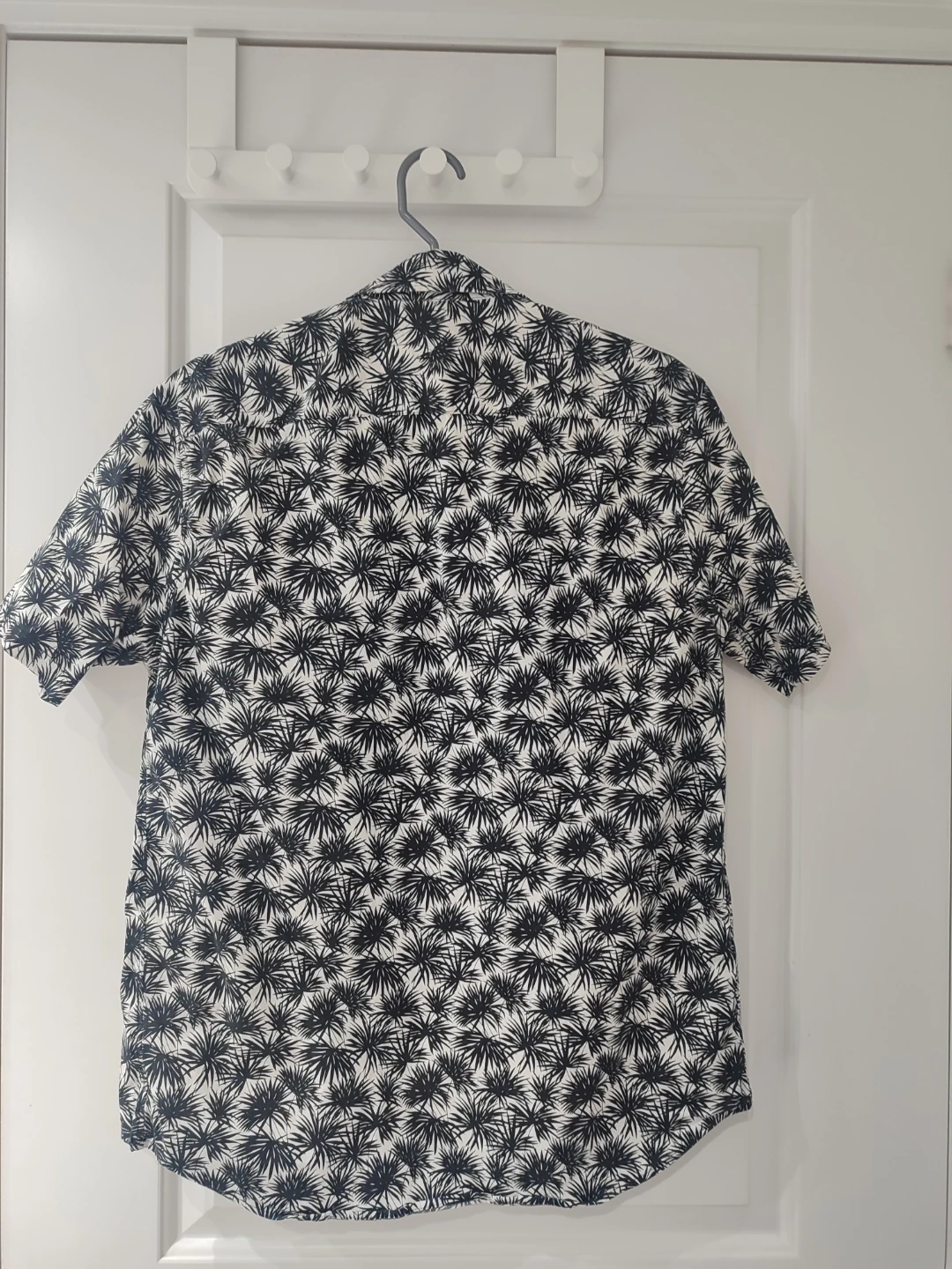 Michael Kors Men's Palm Leaf Print Short Sleeve Shirt Size M - photo 3