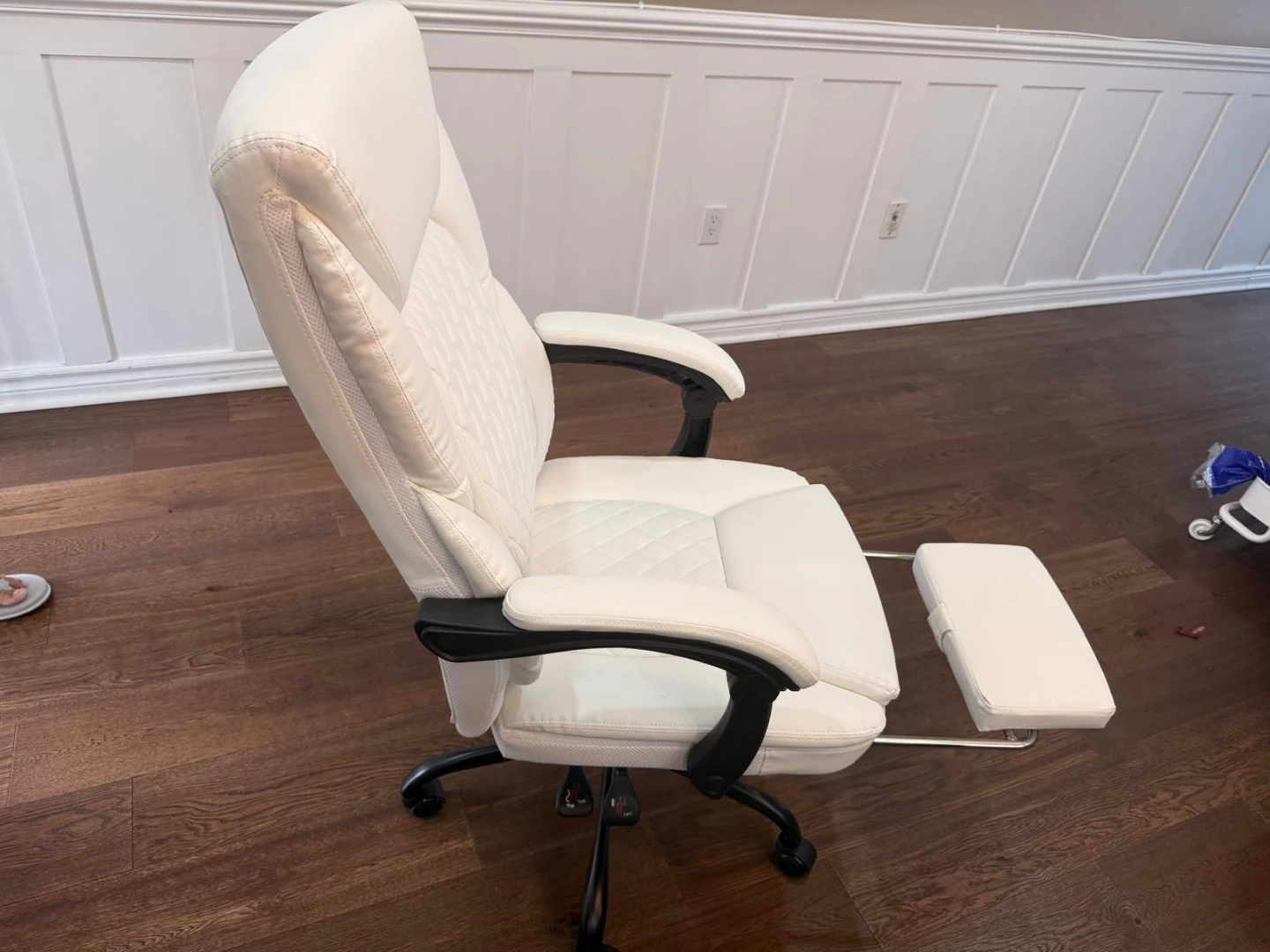 White Faux Leather Office Chair with Footrest - photo 3