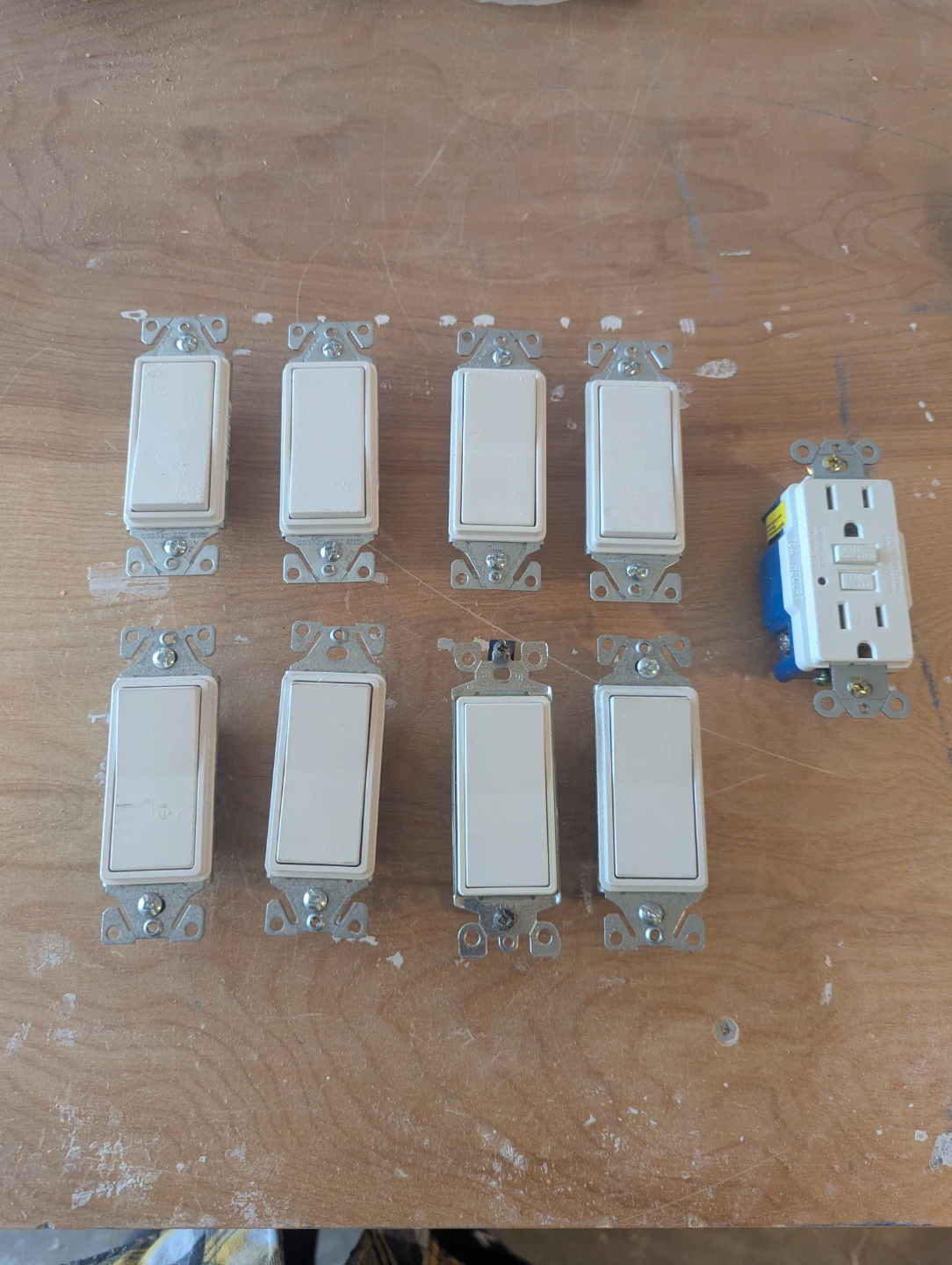 Set of 8 Wall Switches & 1 Wall Socket