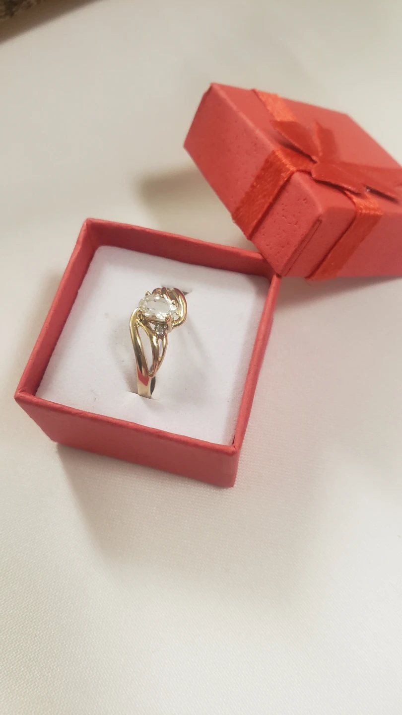 Like New Women's Elegant10K Real Gold  Ring With White Sapphire - photo 4