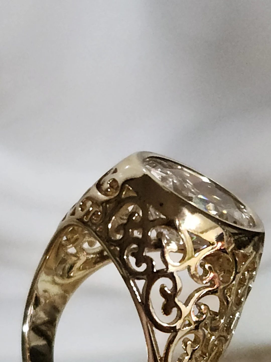 Gold-Tone Filigree Ring with Large Faceted Stone - photo 2