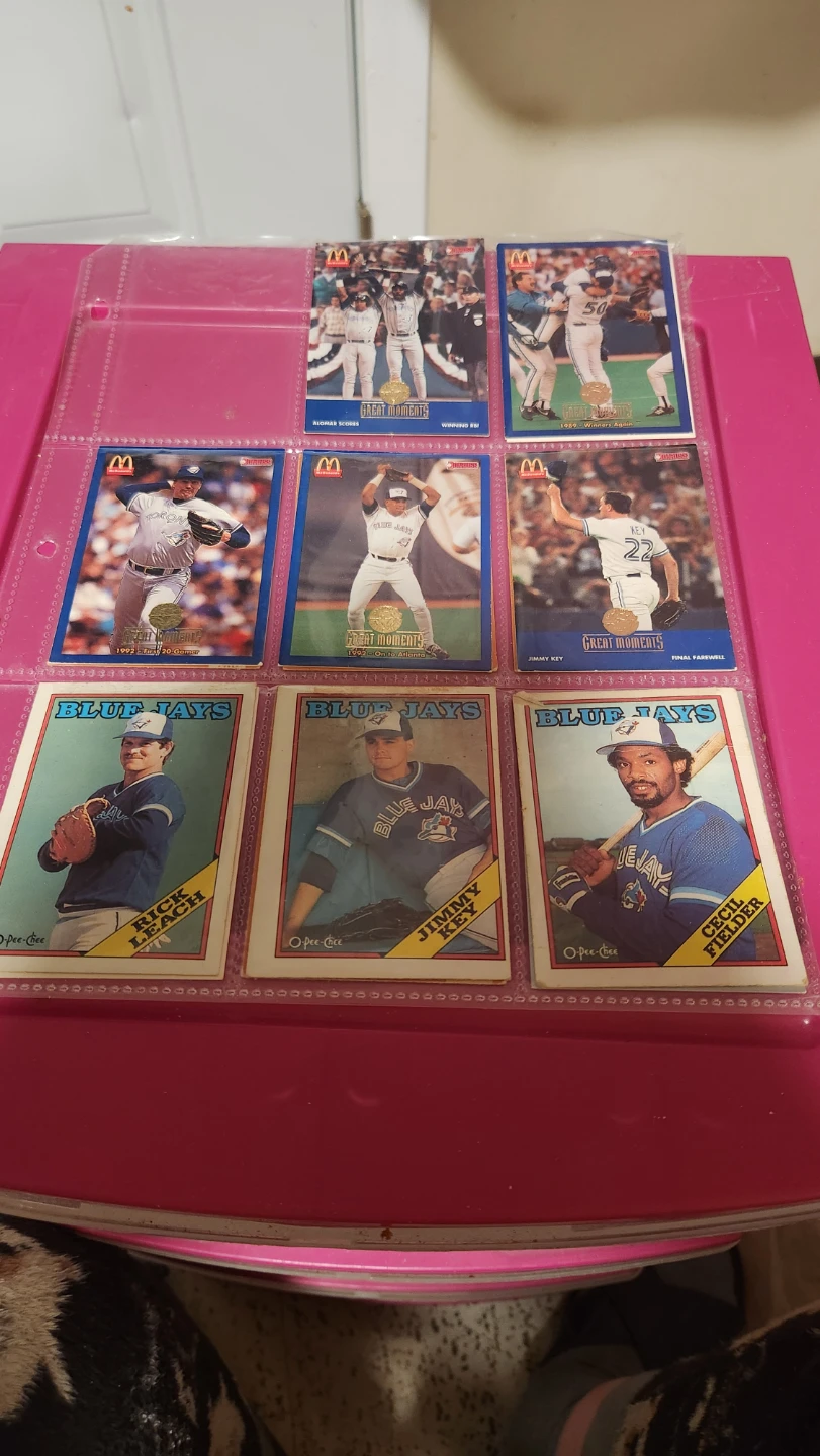 16 Toronto Blue Jays Baseball Cards