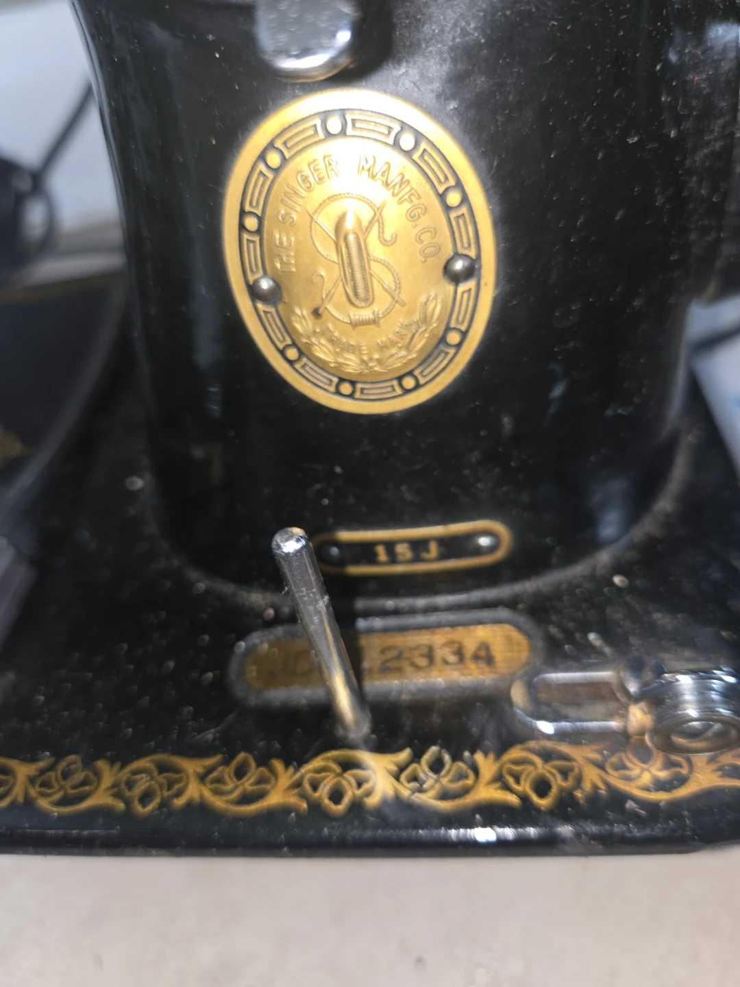 Vintage Singer Sewing Machine - photo 2
