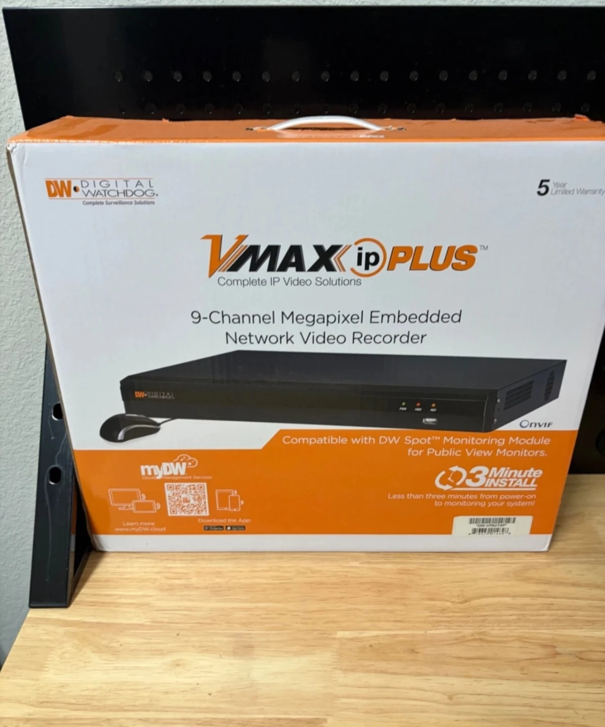 Digital Watchdog VMAX IP PLUS 9-Channel Network Video Recorder
