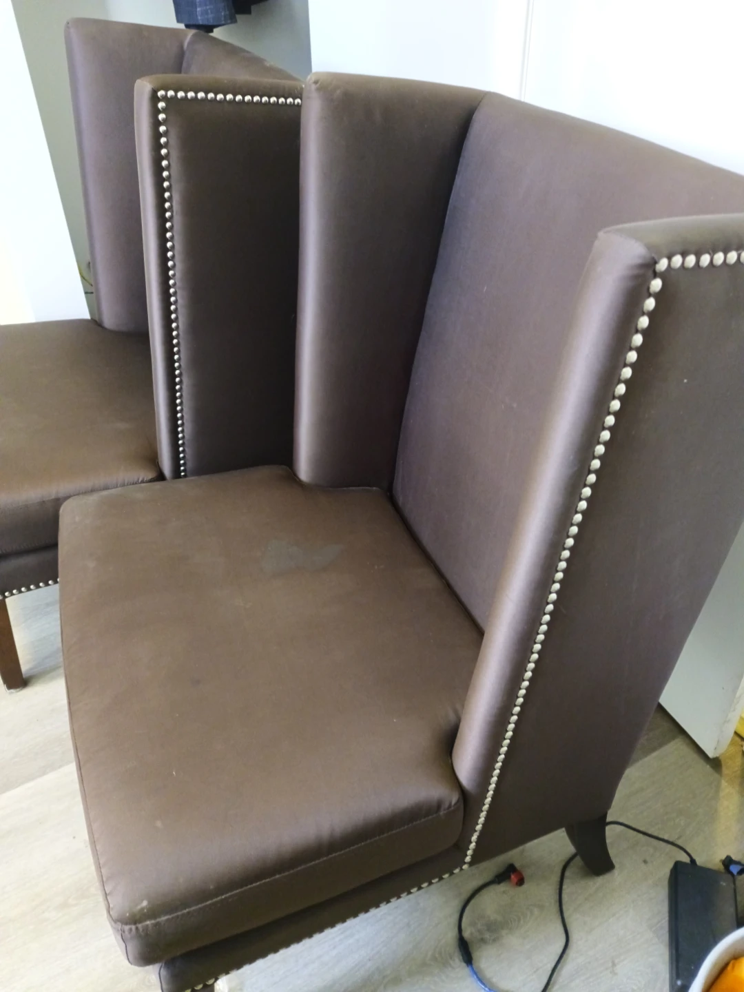 Set of 2 Brown Accent Chairs
