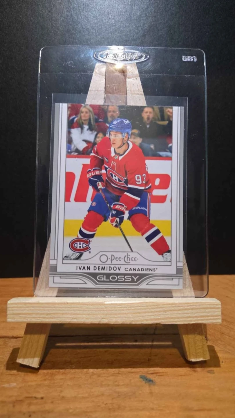 3 Ivan Demidov cards - 1 YOUNG GUNS, 1 DIE-CUT AND 1 GLOSSY - photo 2