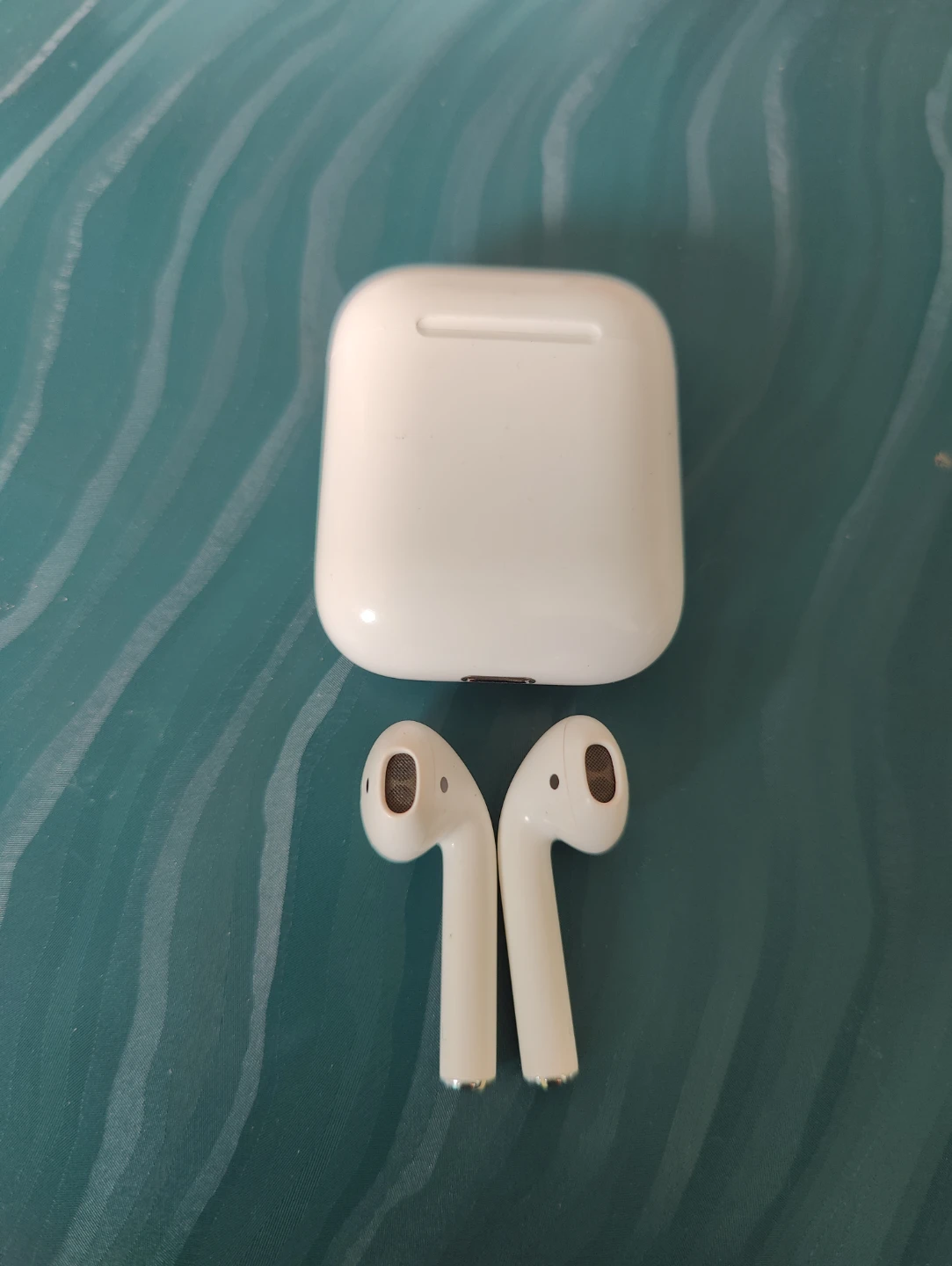 Apple AirPods (2nd Generation)