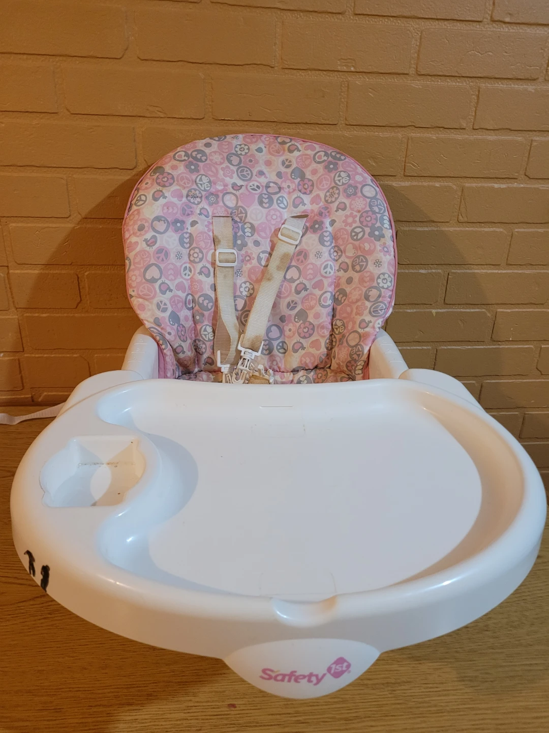 Safety 1st High Chair with Pink Pattern