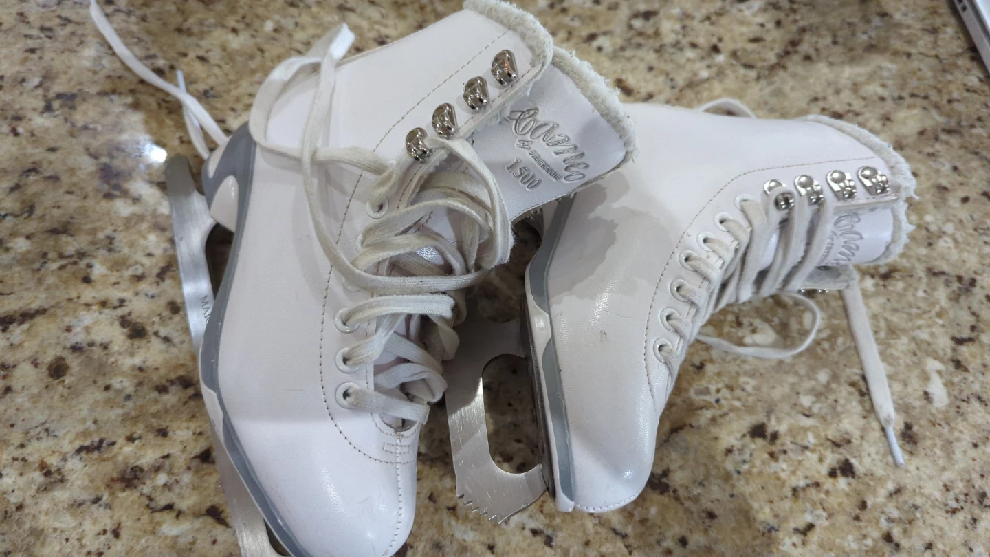 Jackson "Cameo" 1500 Figure Skates size 3 - photo 3