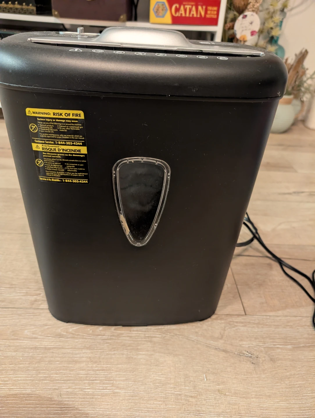 Amazon Basics 8-Sheet Cross-Cut Shredder