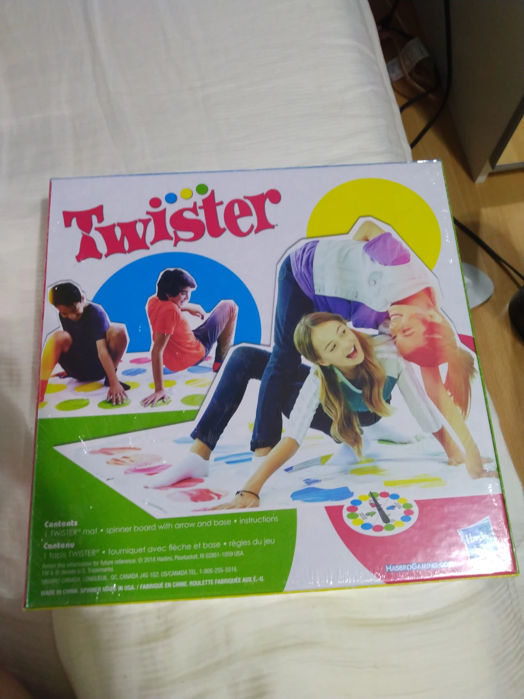 Twister Classic Party Game - photo 2