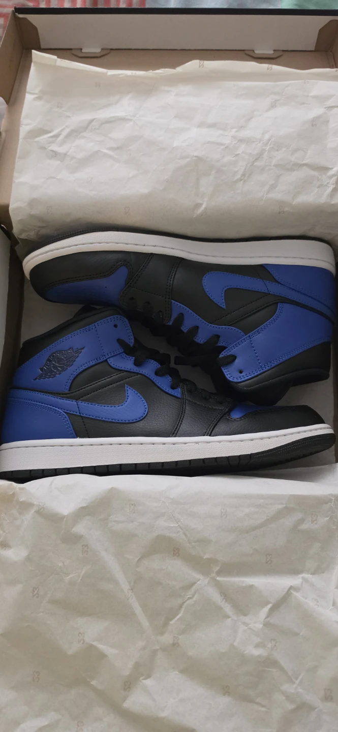 Air Jordan 1 Mid SE Royal Blue Sneakers