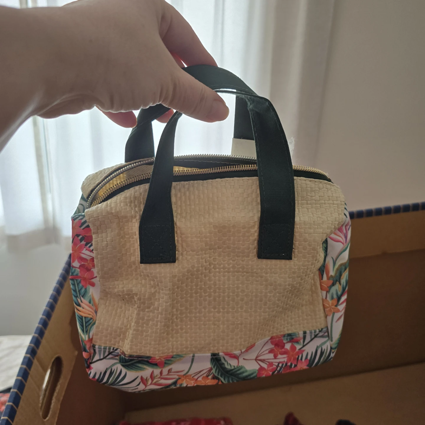 Small Straw-like Tote Bag