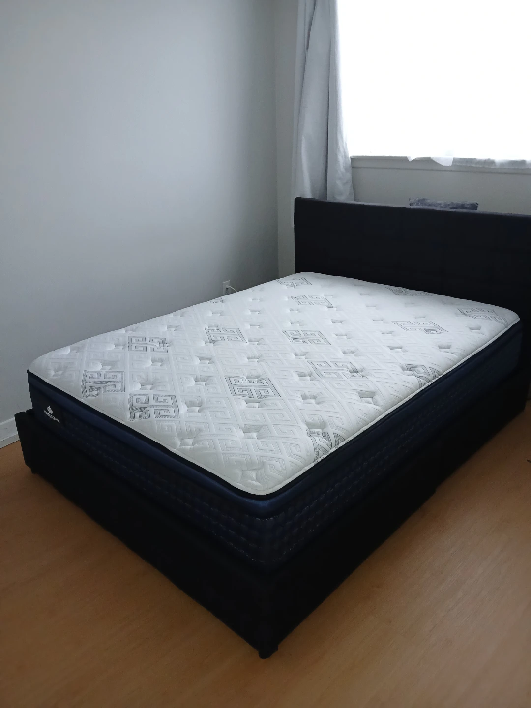 KINGSDOWN QUEEN MATTRESS — MUST GO THIS WEEK ⚡